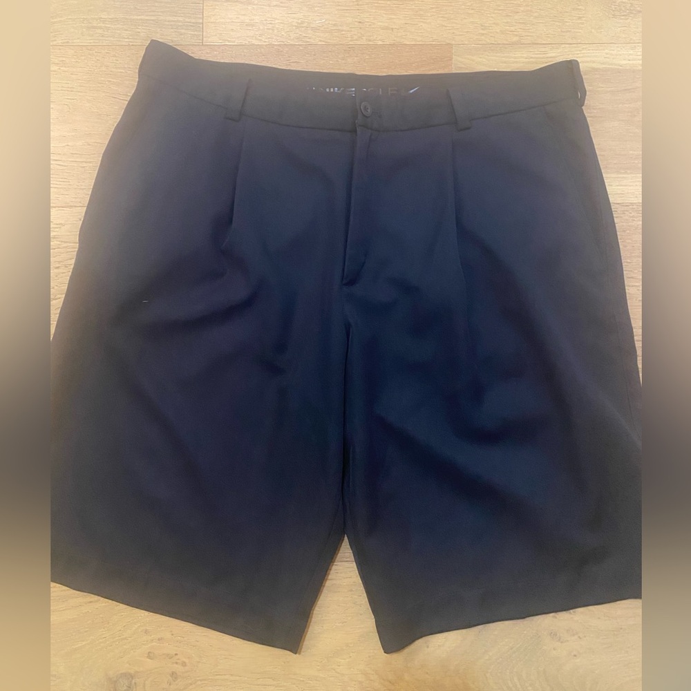 Nike Golf Men's Black Shorts 9in inseam VGUC size 35